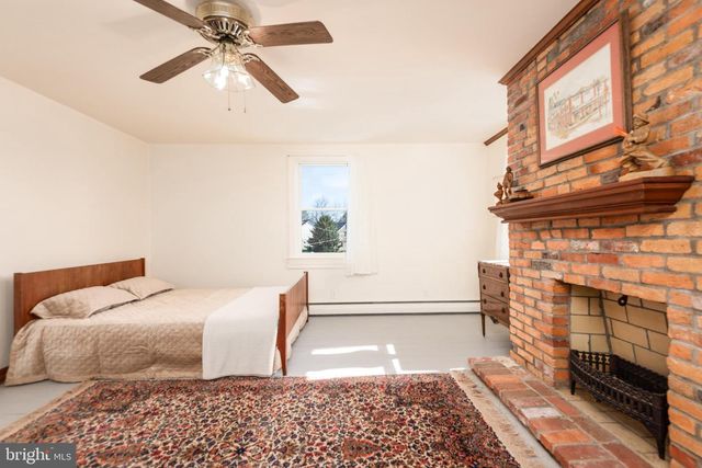 100 WALL ST, Queenstown, MD 21658