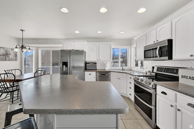 1392 W 2175 S, Syracuse, UT 84075