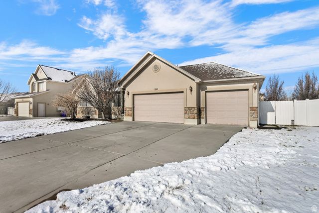 1392 W 2175 S, Syracuse, UT 84075