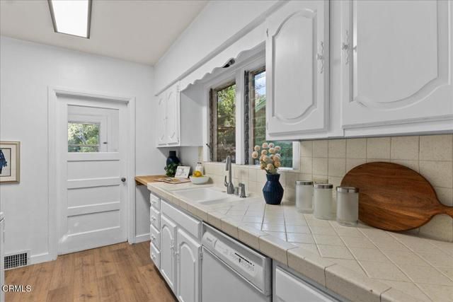 661 W Alegria Avenue, Sierra Madre, CA 91024