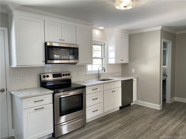 44 Hillside Avenue, New Canaan, CT 06840