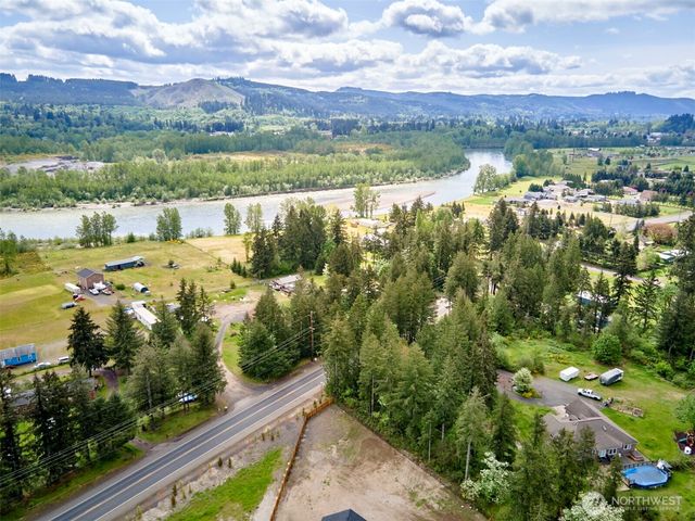143 GASSMAN Road, Castle Rock, WA 98611
