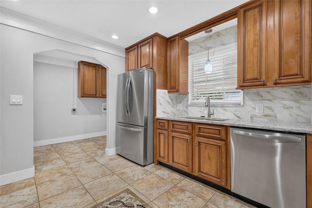 33350 E LAKE JOANNA DRIVE, Eustis, FL 32736
