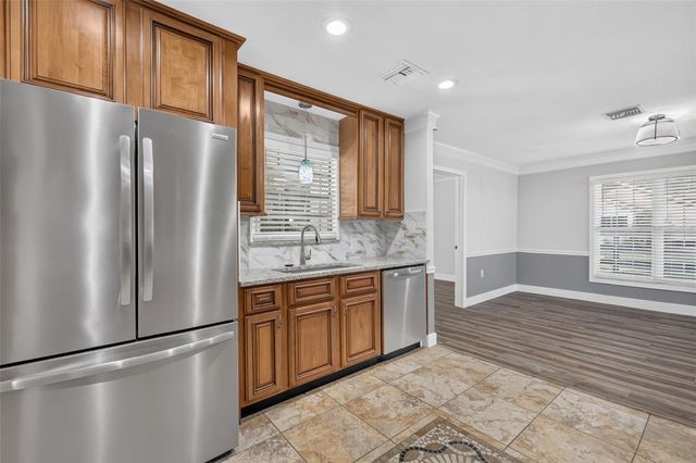 33350 E LAKE JOANNA DRIVE, Eustis, FL 32736