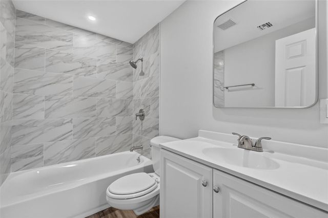 33350 E LAKE JOANNA DRIVE, Eustis, FL 32736