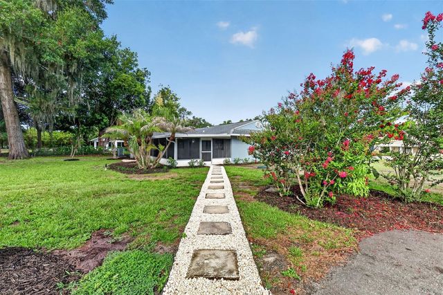 33350 E LAKE JOANNA DRIVE, Eustis, FL 32736