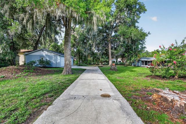 33350 E LAKE JOANNA DRIVE, Eustis, FL 32736