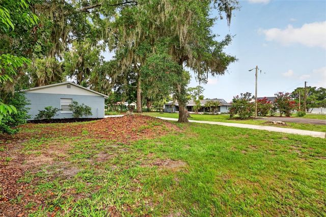 33350 E LAKE JOANNA DRIVE, Eustis, FL 32736