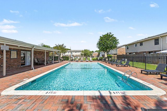 415 Parkdale Drive 14d, Charleston, SC 29414