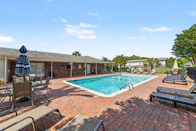 415 Parkdale Drive 14d, Charleston, SC 29414