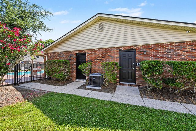 415 Parkdale Drive 14d, Charleston, SC 29414