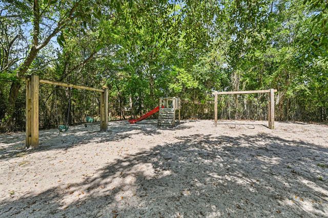 415 Parkdale Drive 14d, Charleston, SC 29414