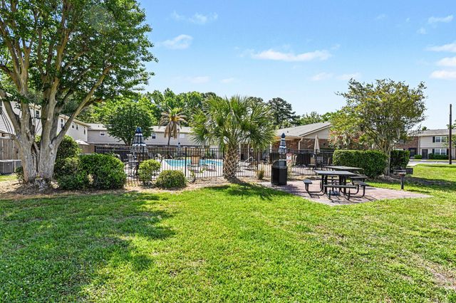 415 Parkdale Drive 14d, Charleston, SC 29414