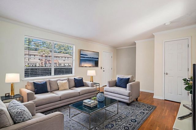 415 Parkdale Drive 14d, Charleston, SC 29414