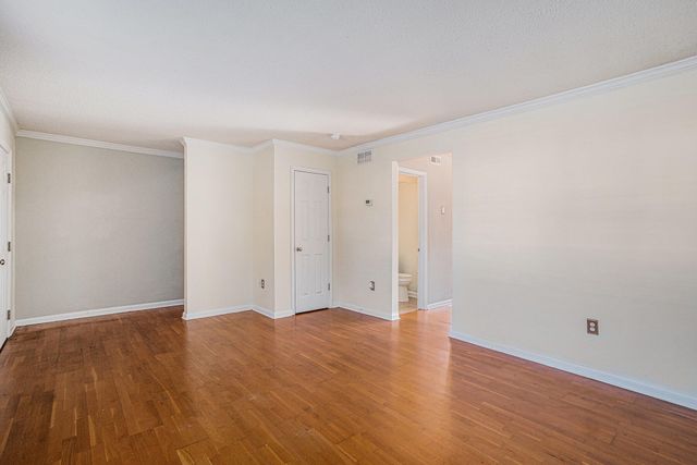 415 Parkdale Drive 14d, Charleston, SC 29414