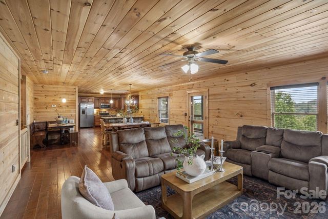 1732 Waters Edge Drive, Granite Falls, NC 28630