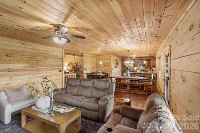 1732 Waters Edge Drive, Granite Falls, NC 28630