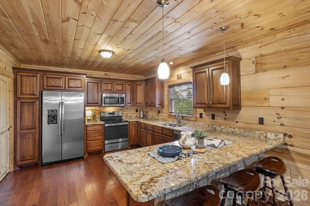 1732 Waters Edge Drive, Granite Falls, NC 28630