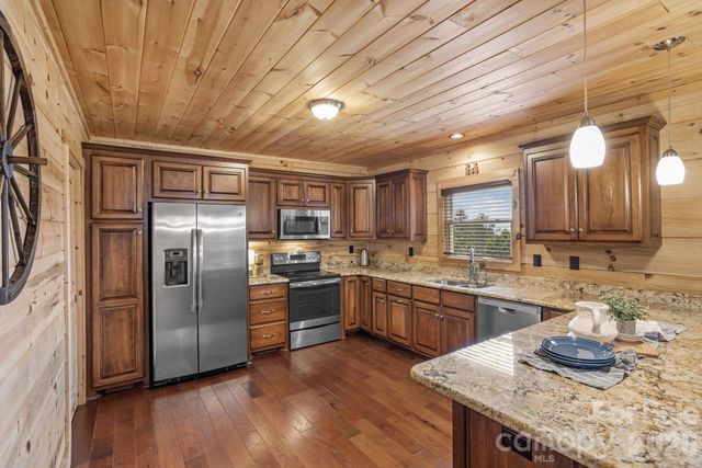 1732 Waters Edge Drive, Granite Falls, NC 28630