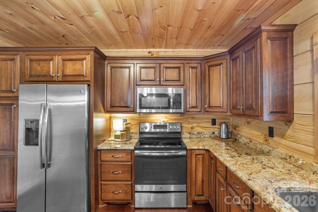 1732 Waters Edge Drive, Granite Falls, NC 28630