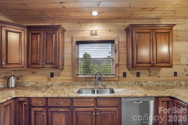 1732 Waters Edge Drive, Granite Falls, NC 28630