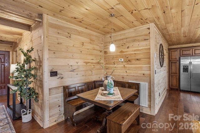 1732 Waters Edge Drive, Granite Falls, NC 28630