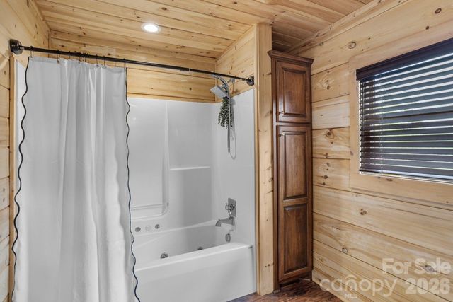 1732 Waters Edge Drive, Granite Falls, NC 28630