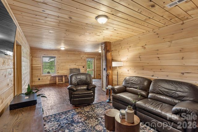 1732 Waters Edge Drive, Granite Falls, NC 28630