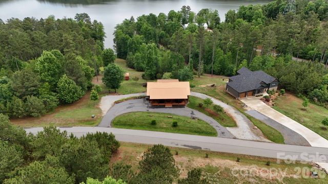1732 Waters Edge Drive, Granite Falls, NC 28630
