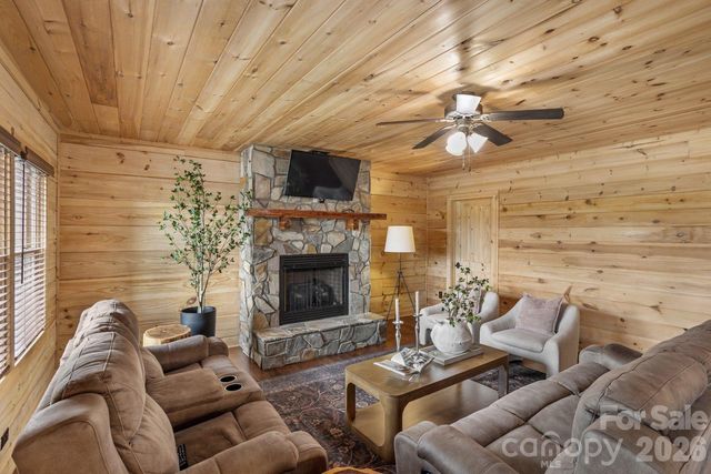1732 Waters Edge Drive, Granite Falls, NC 28630