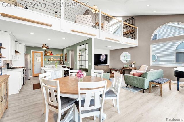 37824 Jefferson Avenue, Harrison Twp, MI 48045