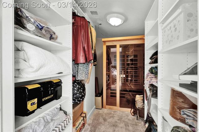 37824 Jefferson Avenue, Harrison Twp, MI 48045