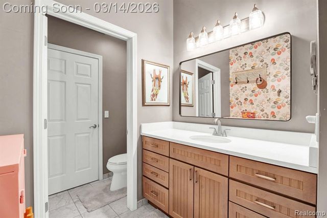 37824 Jefferson Avenue, Harrison Twp, MI 48045