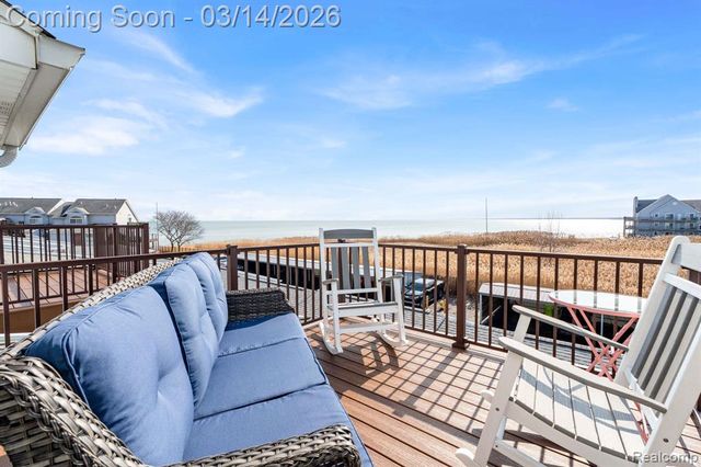 37824 Jefferson Avenue, Harrison Twp, MI 48045