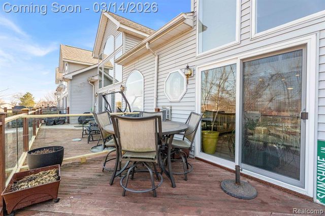 37824 Jefferson Avenue, Harrison Twp, MI 48045