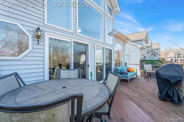 37824 Jefferson Avenue, Harrison Twp, MI 48045