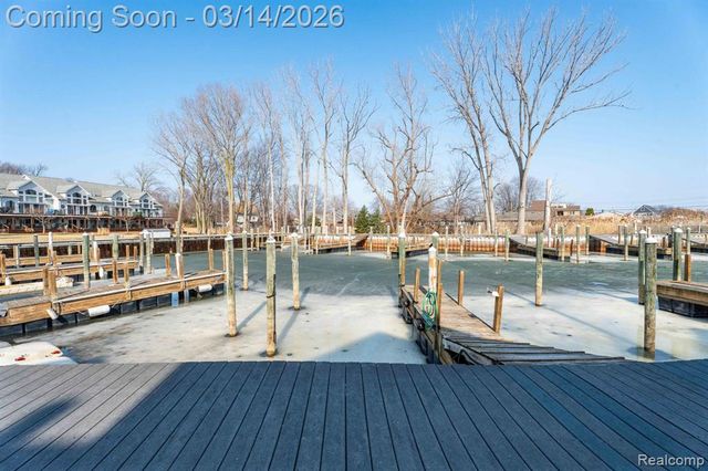 37824 Jefferson Avenue, Harrison Twp, MI 48045