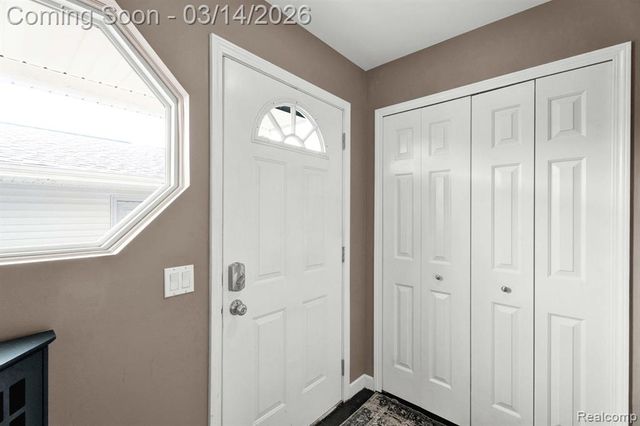 37824 Jefferson Avenue, Harrison Twp, MI 48045