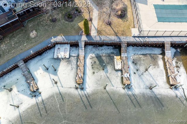 37824 Jefferson Avenue, Harrison Twp, MI 48045