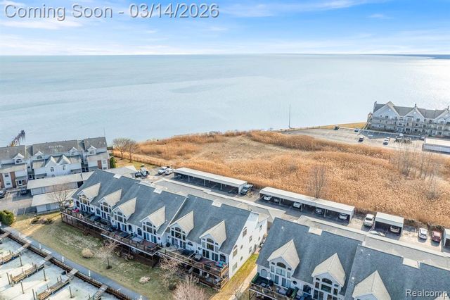 37824 Jefferson Avenue, Harrison Twp, MI 48045