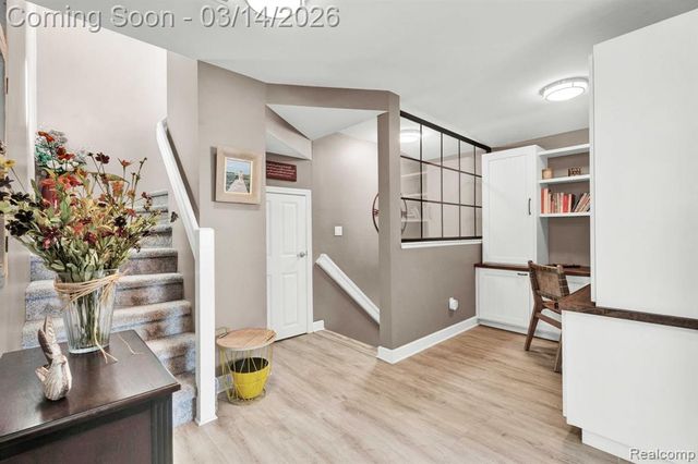 37824 Jefferson Avenue, Harrison Twp, MI 48045