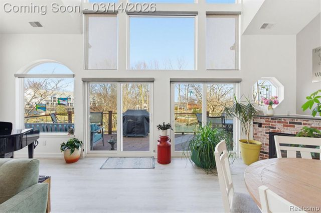 37824 Jefferson Avenue, Harrison Twp, MI 48045