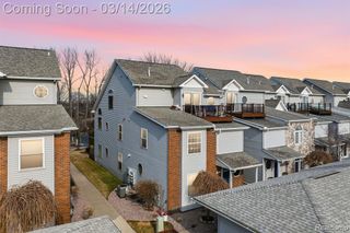 37824 Jefferson Avenue, Harrison Twp, MI 48045