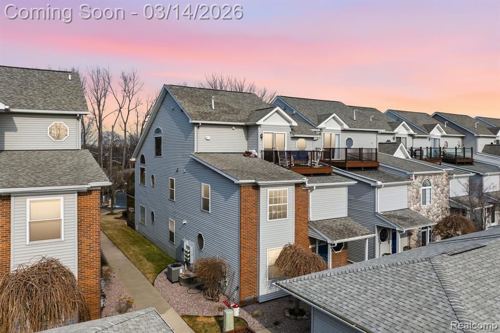 37824 Jefferson Avenue, Harrison Twp, MI 48045