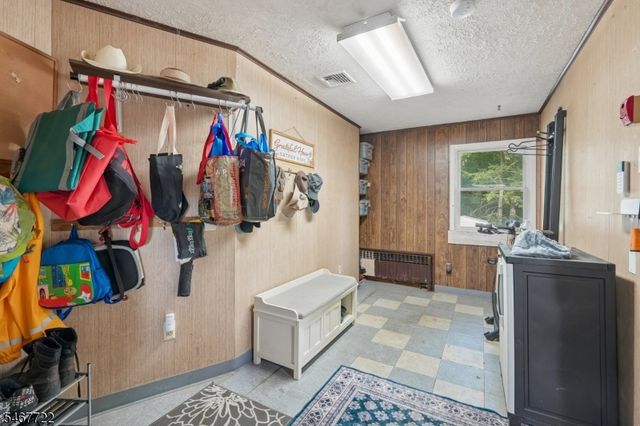 73 Cayuga Ave, Rockaway Twp., NJ 07866