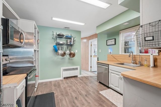 73 Cayuga Ave, Rockaway Twp., NJ 07866