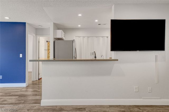 3150 Soft Breezes Drive 1043, Las Vegas, NV 89128