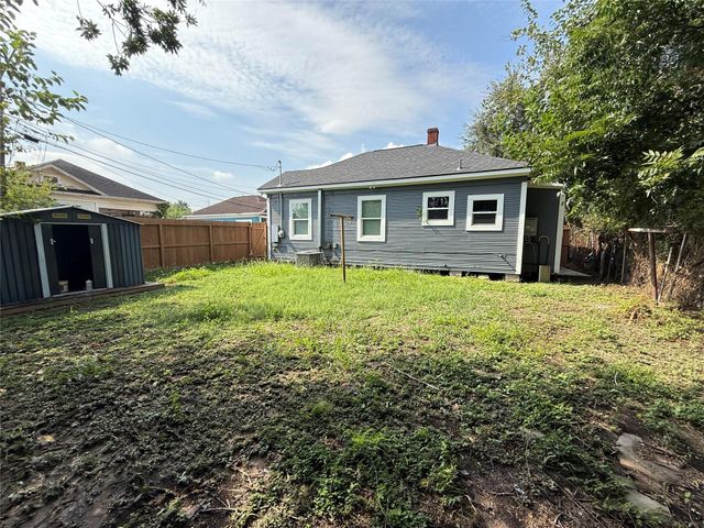 1 Canal Court, Houston, TX 77011