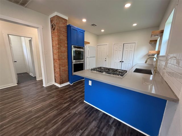 1 Canal Court, Houston, TX 77011