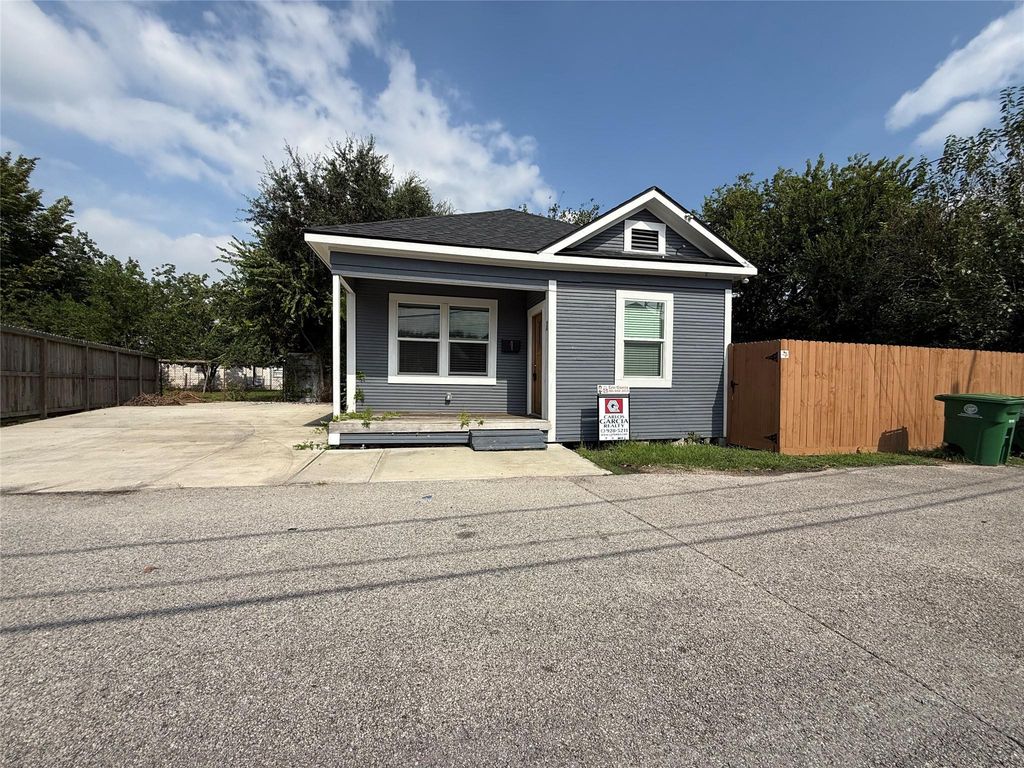 1 Canal Court, Houston, TX 77011